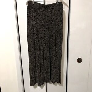 Ladies Black Paisley Skirt Size 10